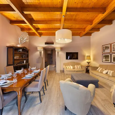 - Palazzo Mary Apartament *